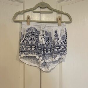 Atmosphere blue and white mandala floral shorts​​​​​​​